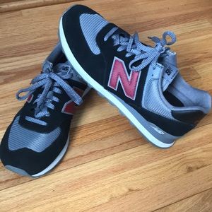 EUC! Men’s New Balance Sneakers